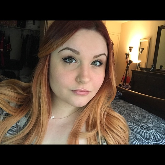 Meet your Posher, Allison - Picture 1 of 1